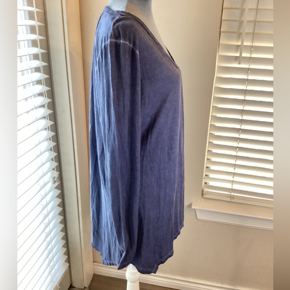 NWT Lane Bryant Blue Asymmetrical Long Sleeve T-Shirt Size 14/16 - Picture 3 of 7